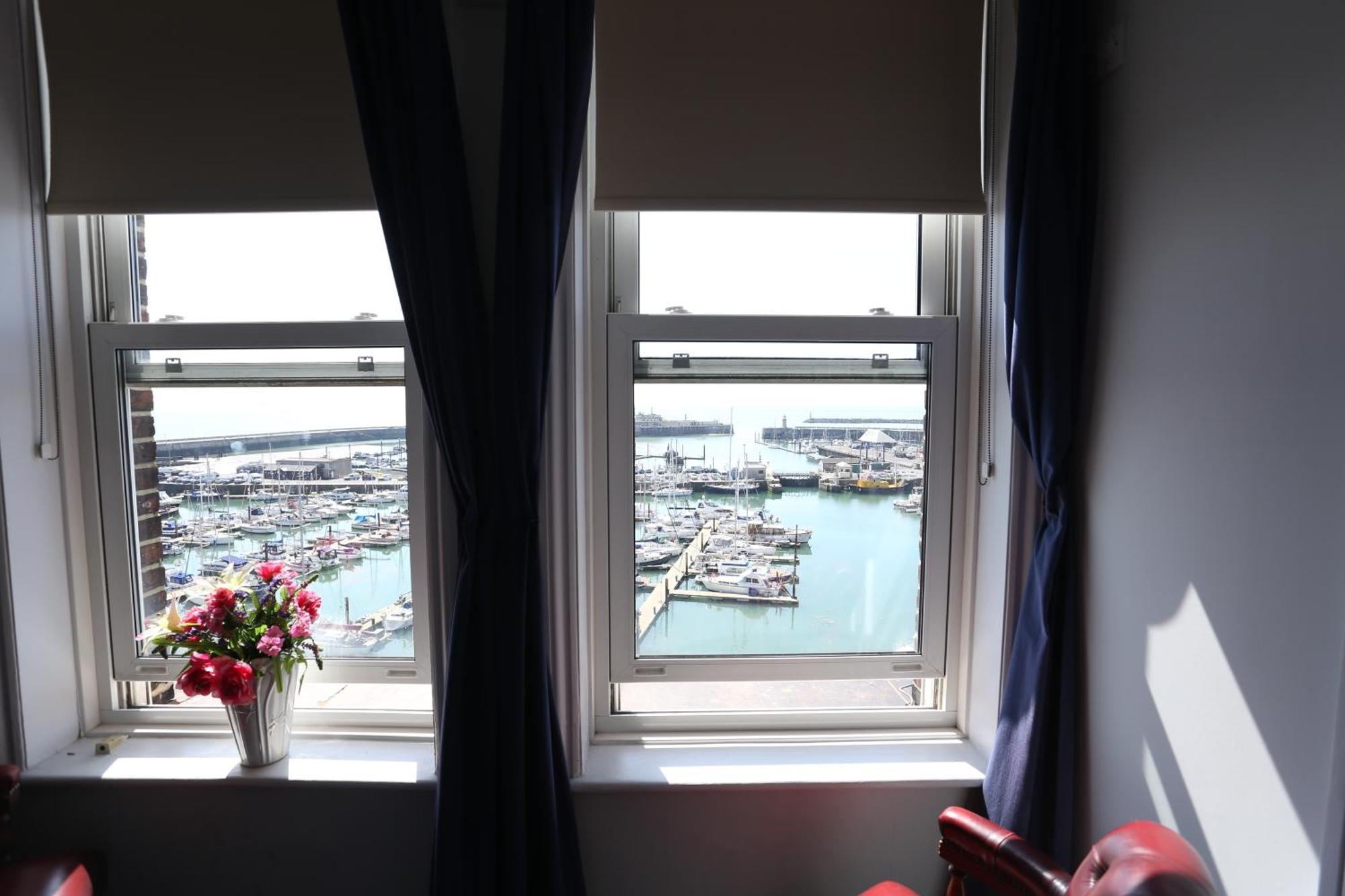 Royal Temple Yacht Club Hotel Рамсгейт Екстериор снимка