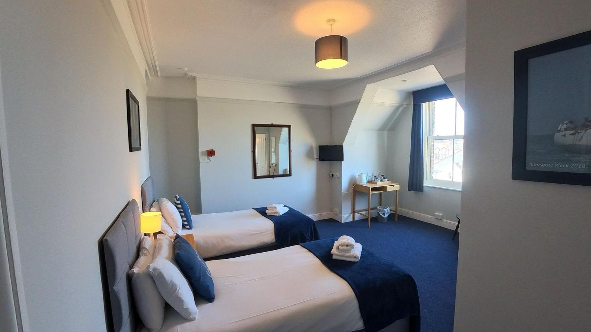 Royal Temple Yacht Club Hotel Рамсгейт Екстериор снимка